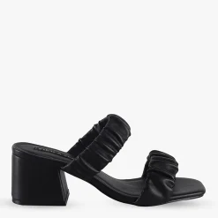 Women Pied A Terre Geri