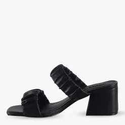 Women Pied A Terre Geri