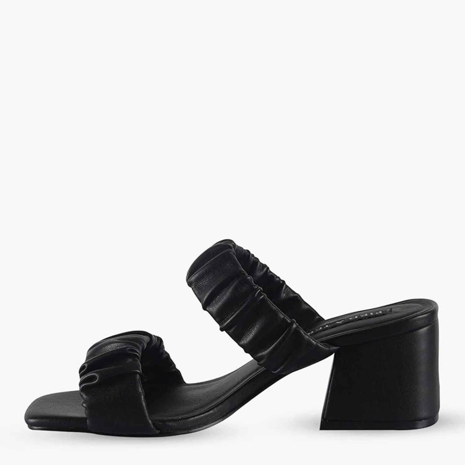 Women Pied A Terre Geri