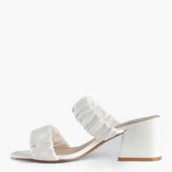 Women Pied A Terre Geri