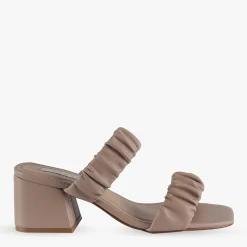 Women Pied A Terre Geri