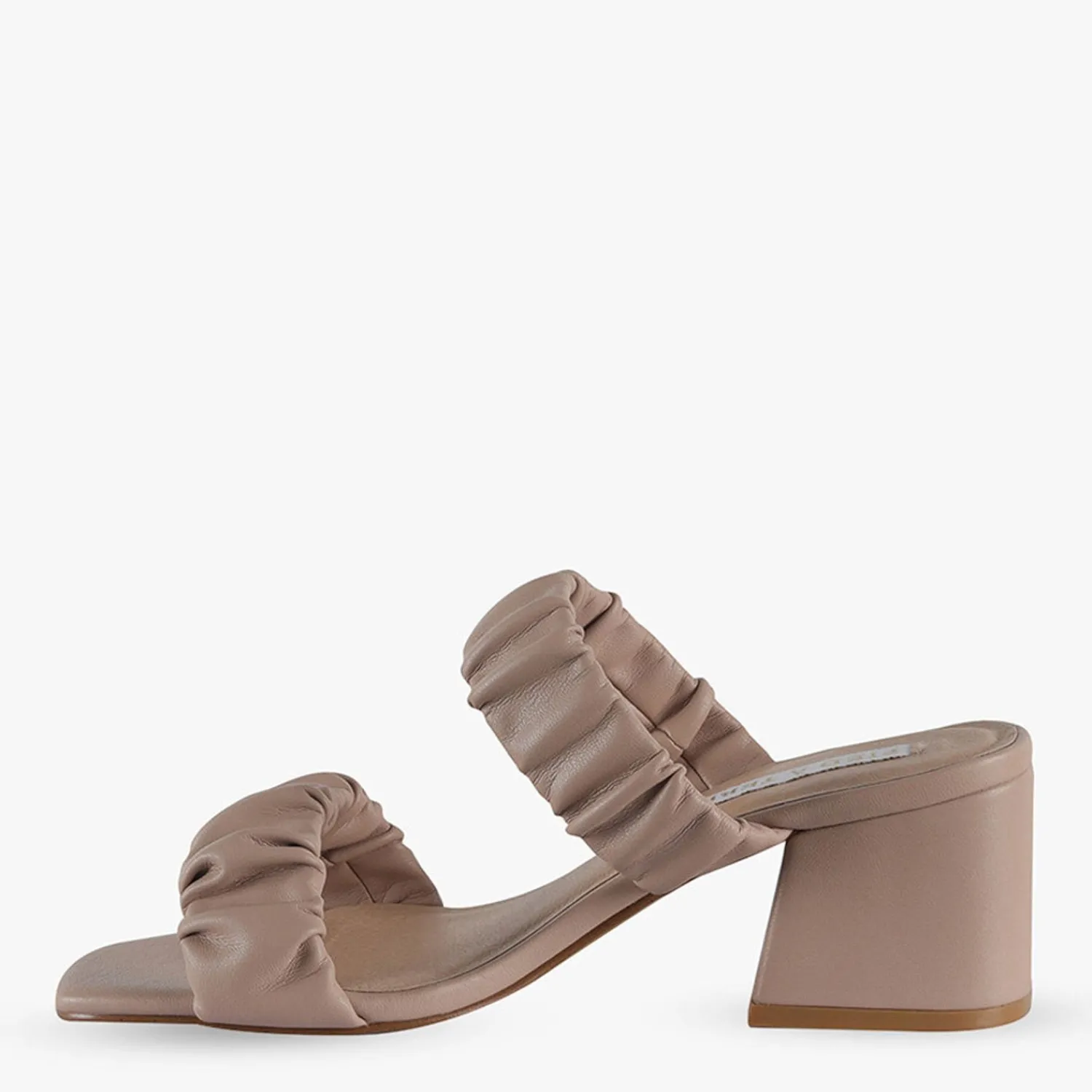 Women Pied A Terre Geri