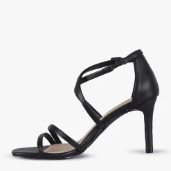 Women Pied A Terre Illias