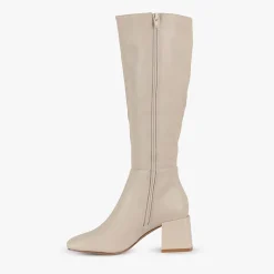 Women Pied A Terre Kamina